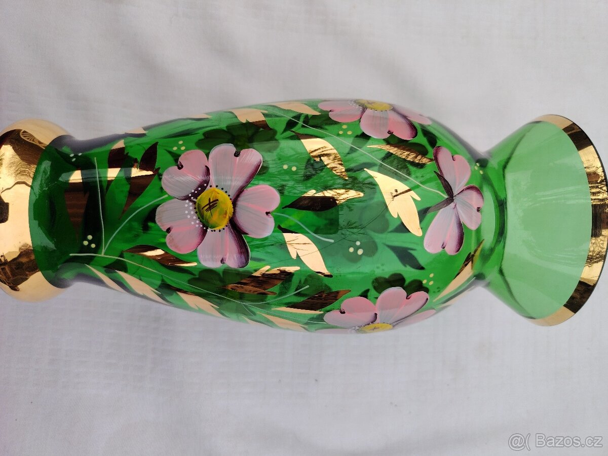 Zelená skleněná váza s květy - 6