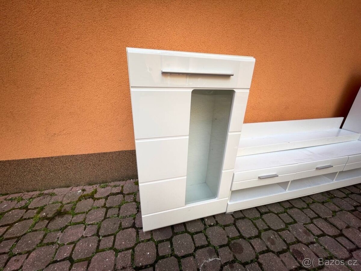 Prodáváme obývací stěnu (TV set) - 2 sady - 6