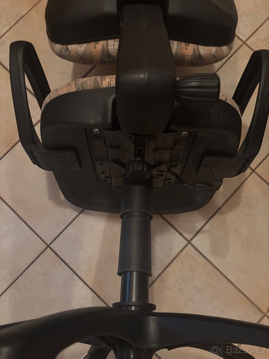 Otočná kancelářská židle - 6