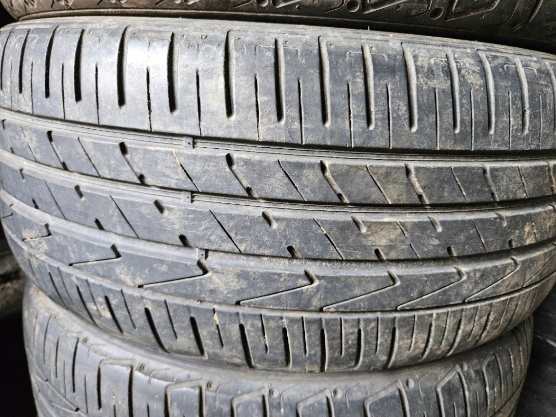 235/50R19 - 6