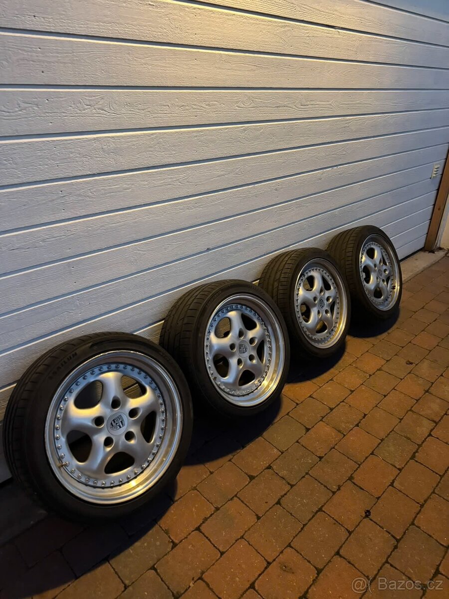 Porsche 944 - 6