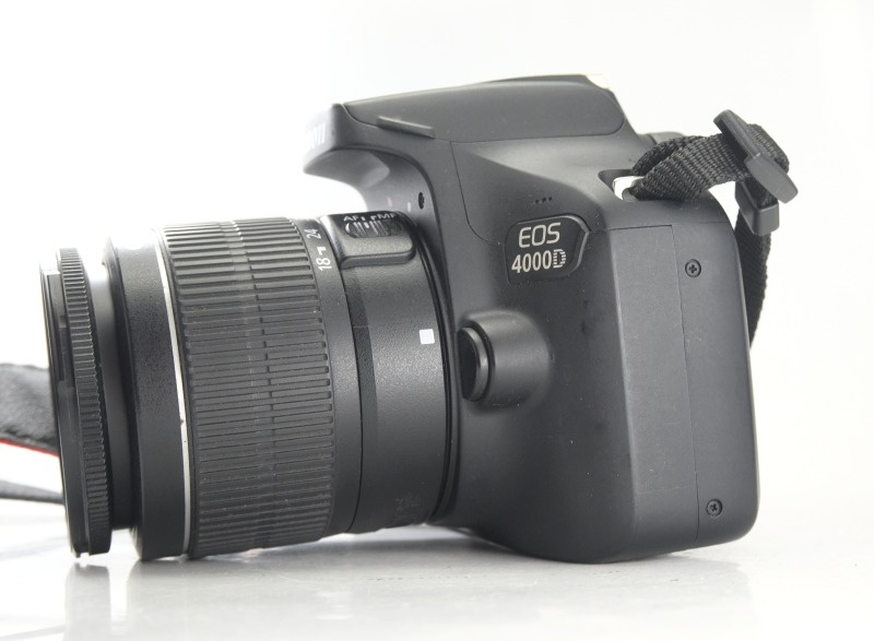 CANON EOS 4000D a objektiv 18-55 mm III - - 6