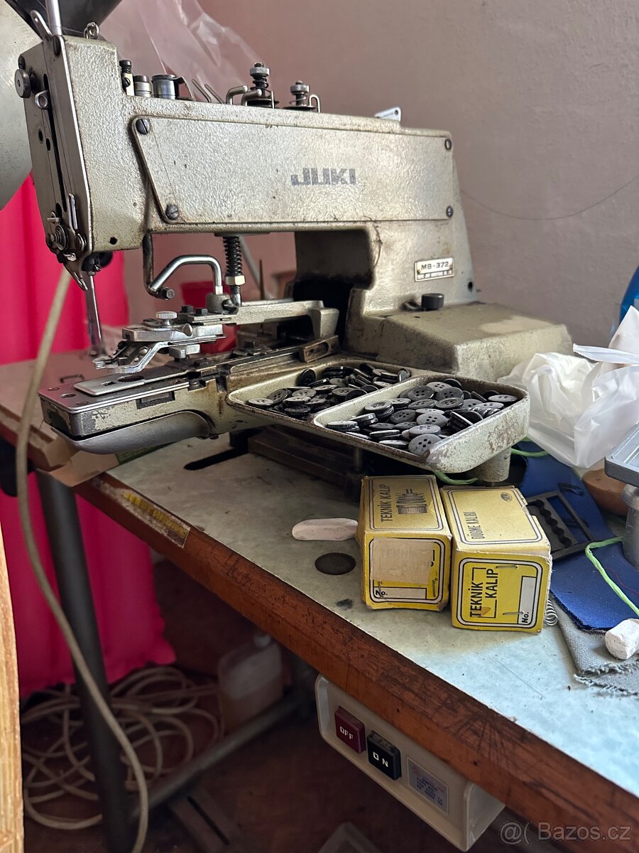 Dírkovačka a knoflíkovačka Minerva a Juki - 6