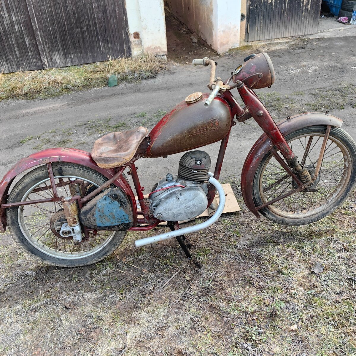ČZ 150 c červená - 6
