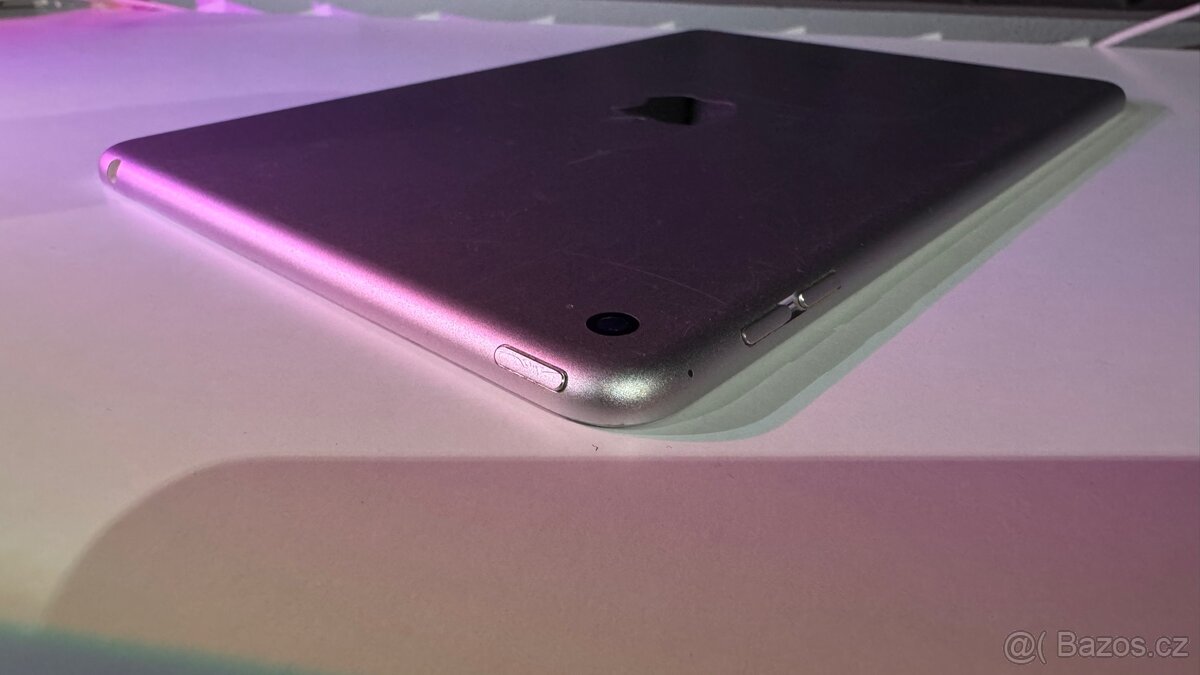 Apple iPad mini 4 Wi-Fi 128GB – Silver - 6