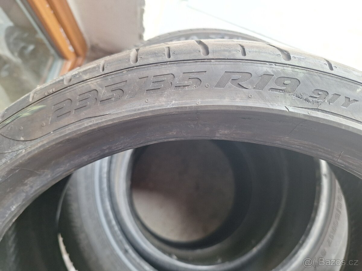 Prodám letní pneu 235/35/19 Pirelli - 6