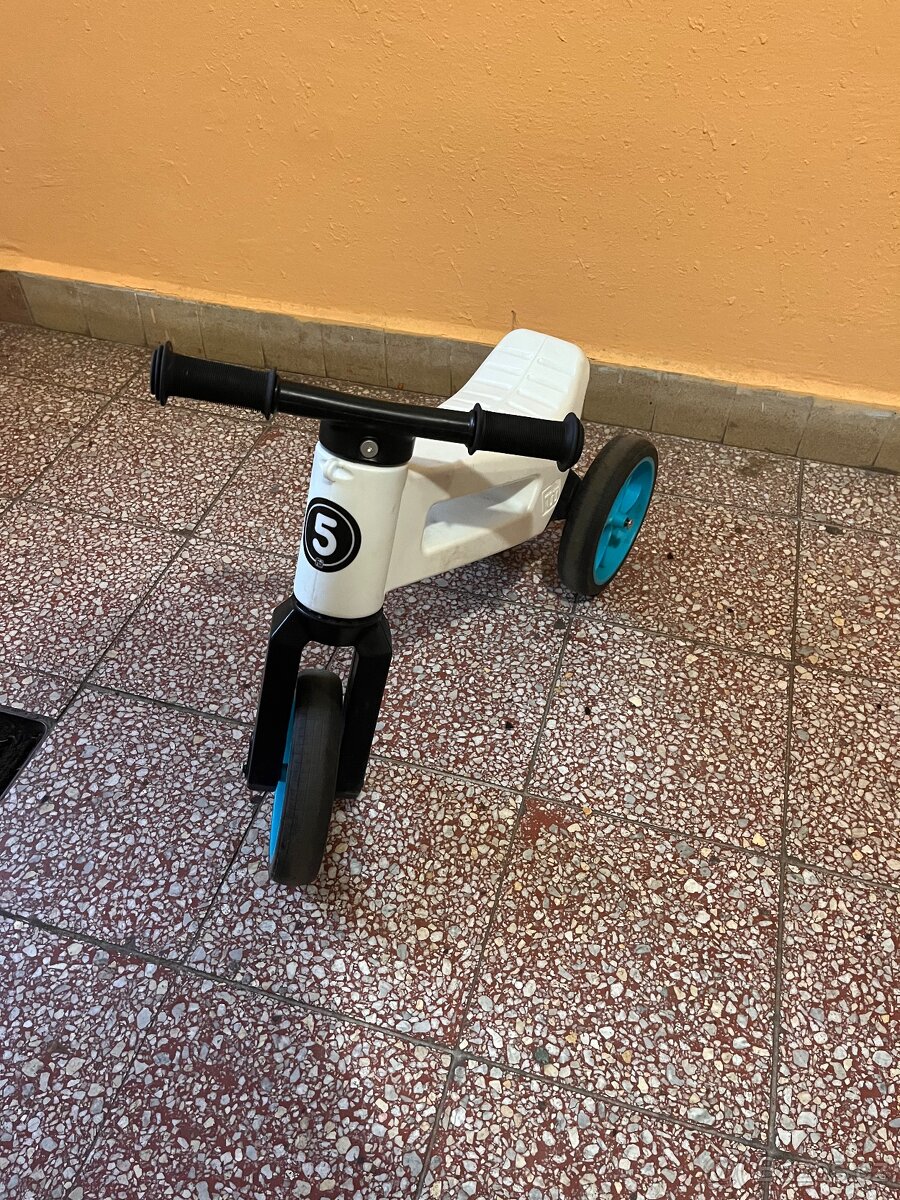 Prodám kočárky, odrážedla a houpačku - 6