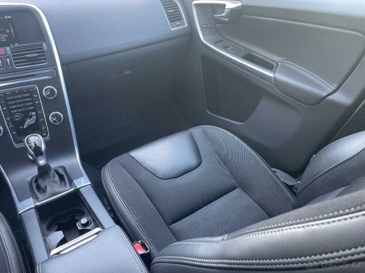 Volvo XC60 D4 AWD MOMENTUM Aut. - 6