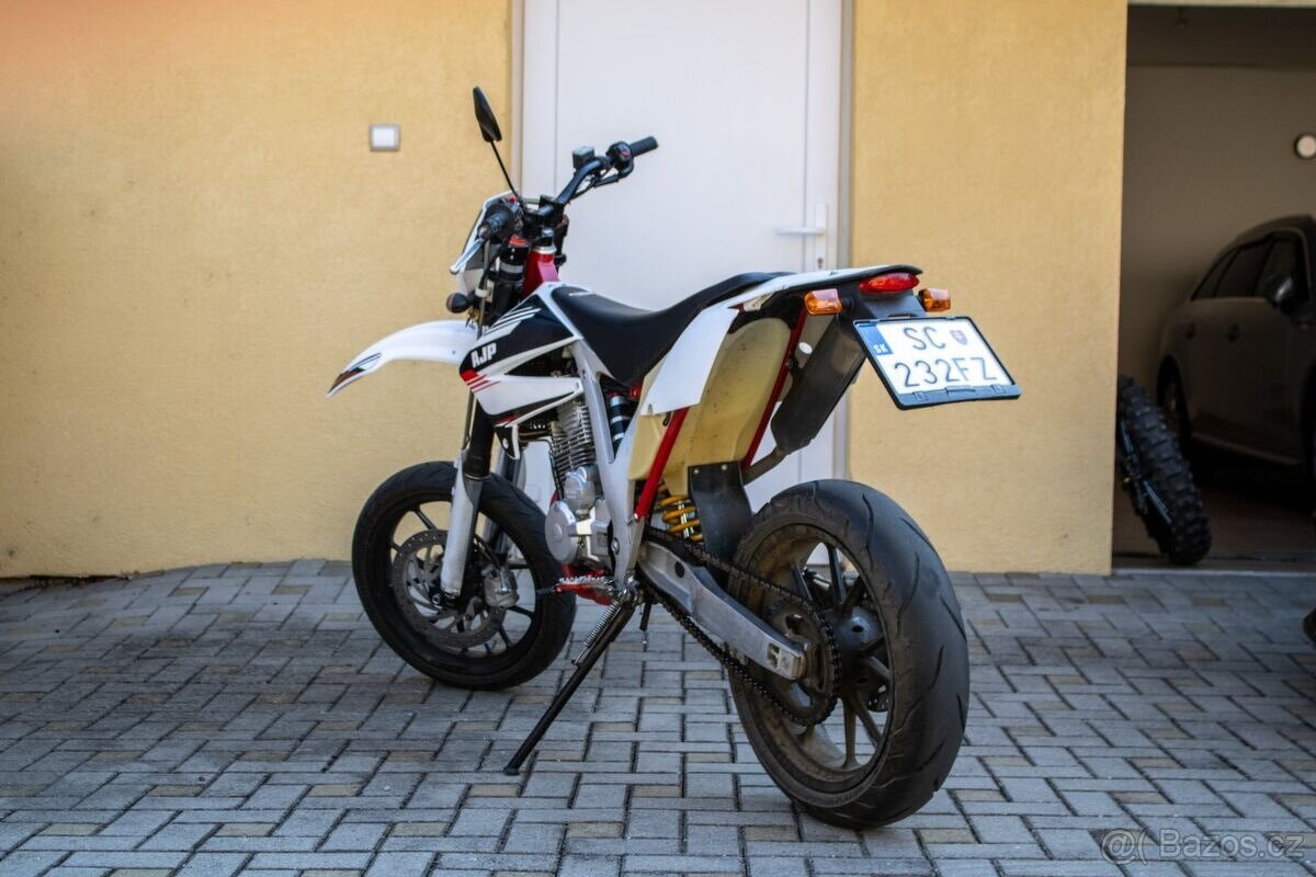 AJP PR4 240 Enduro - 6