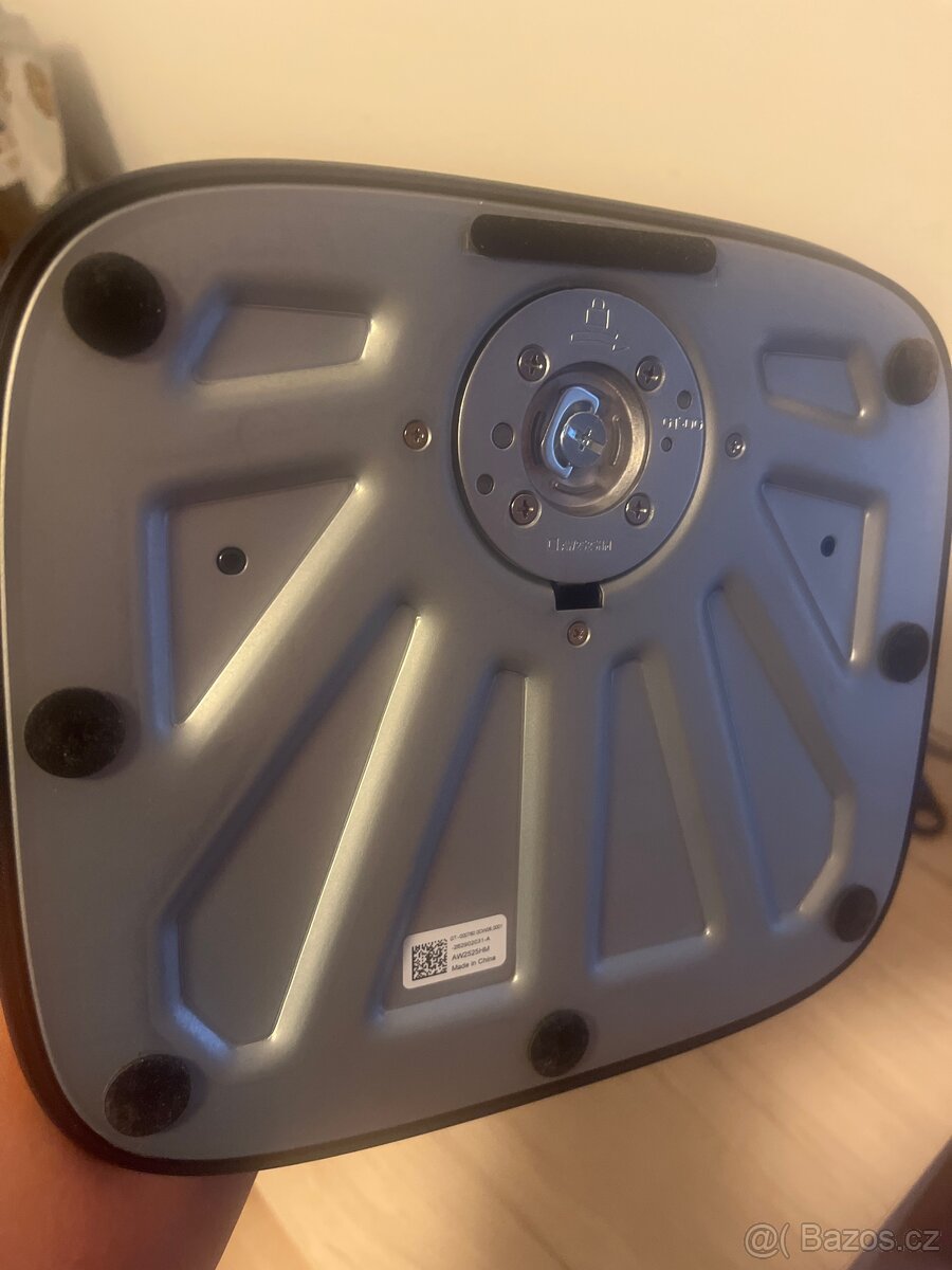 Stojan k monitoru Alienware - 6