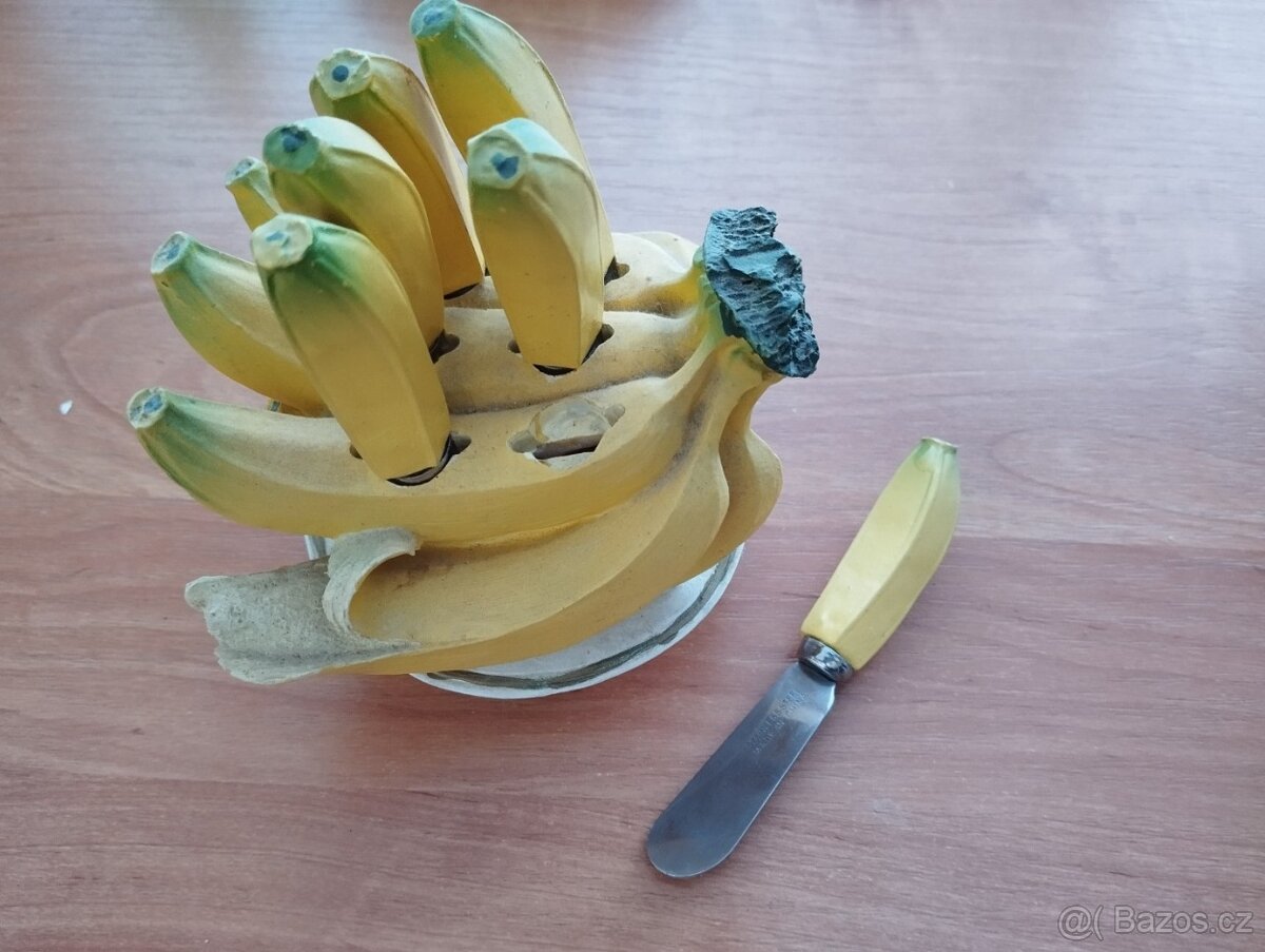 Hrnky, těžítka, figurky, keramika, sklo a dózy dle fota. - 6