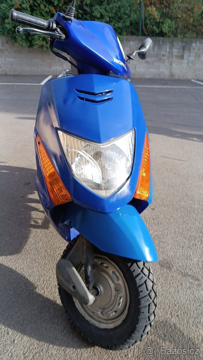 Justscoo. Pronájem (pujčovna) skútrů. 1500 Kč týden. - 6