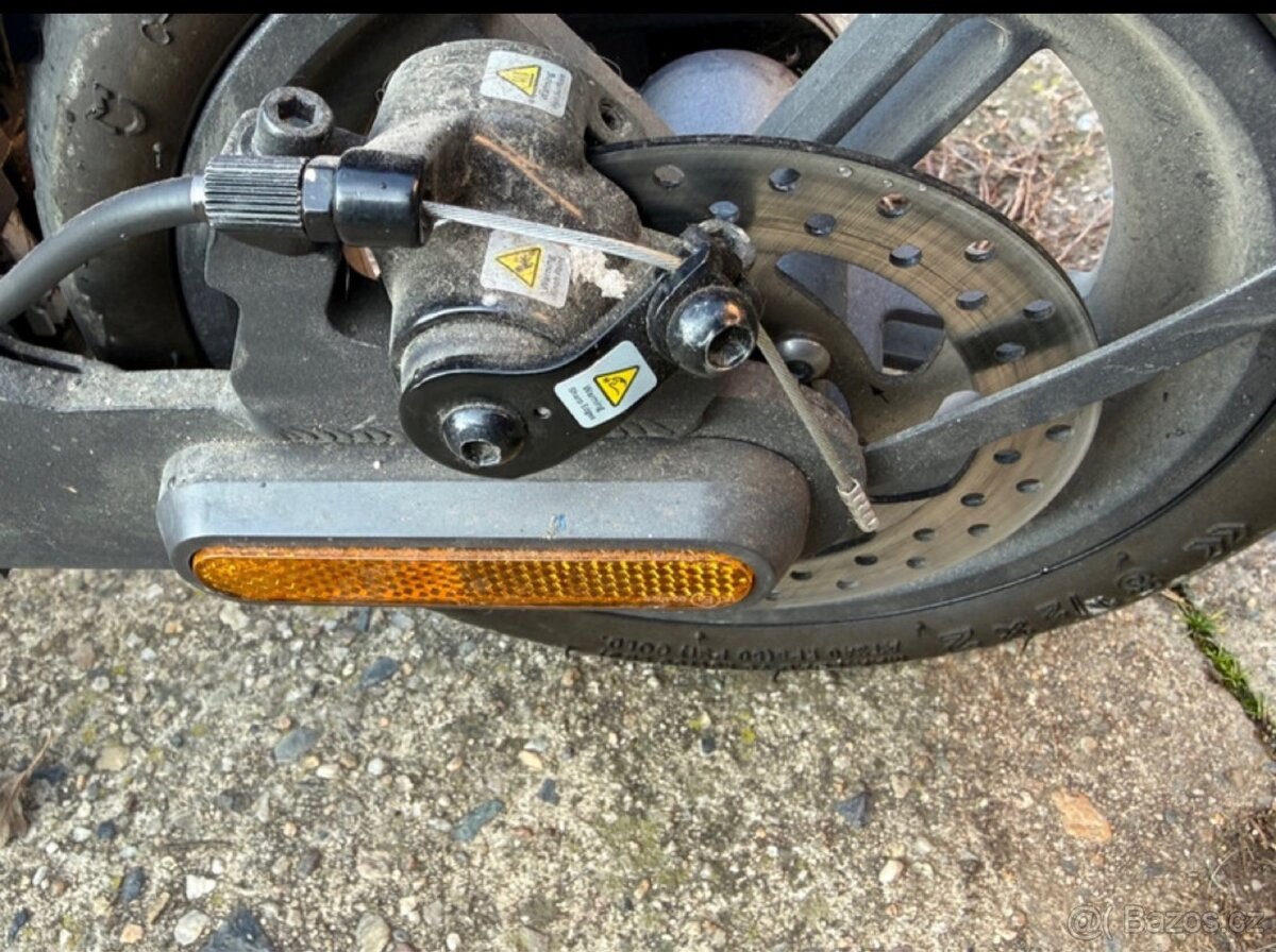 Prodám Ele koloběžku Mi , zánovní - 6