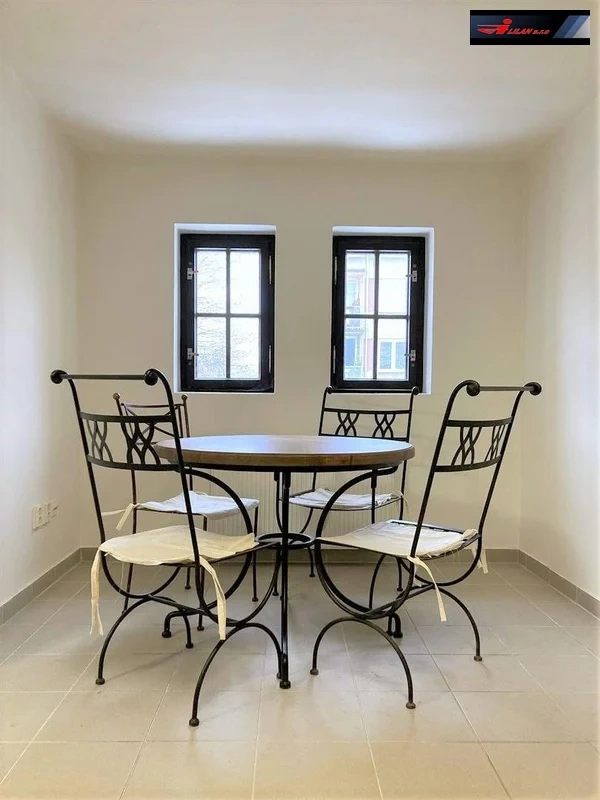 Prodej polyfunkční budovy v obci Úštěk. - 6