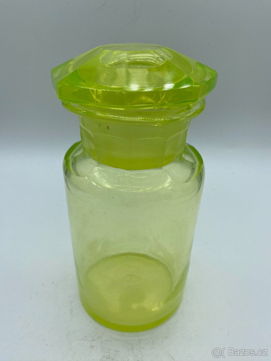 Sběratel nabízí staré lékárenské dózy - 6