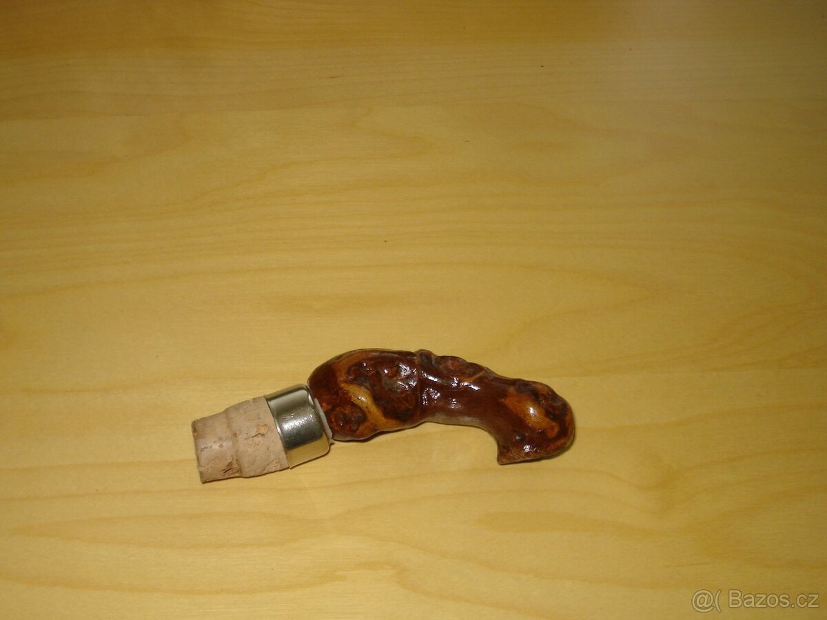 Vývrtky a zátka na láhve, vinná réva. - 6