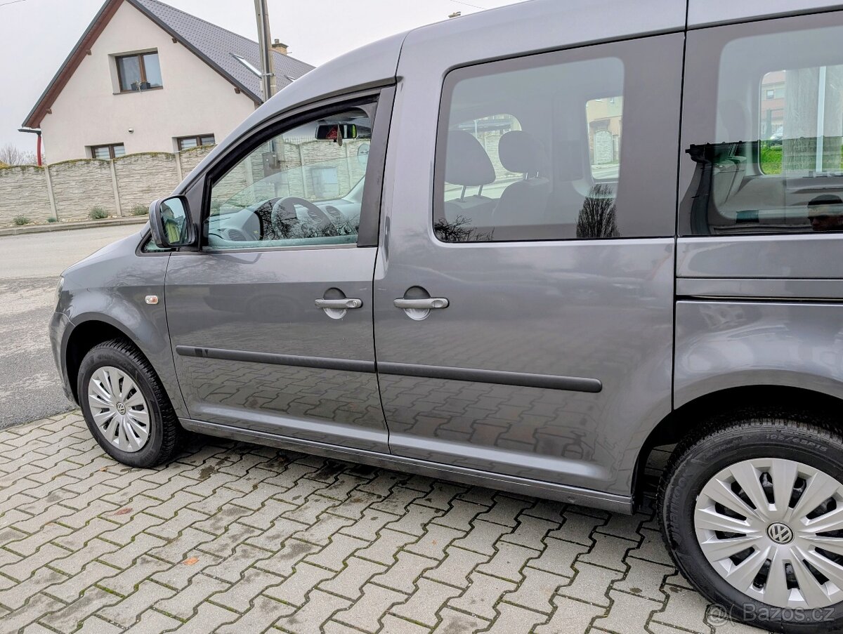 VW CADDY 1.6TDi 75kW 2012 TAŽNÉ ZAŘÍZENÍ, SERVISNÍ HISTORIE - 6