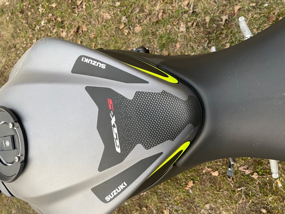 Suzuki GSX-S1000 - 6