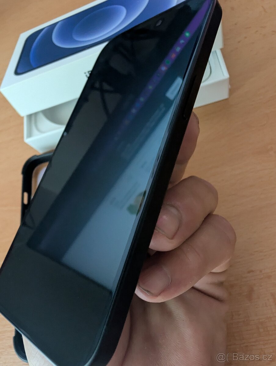 Apple iPhone 15 128GB černá - 6