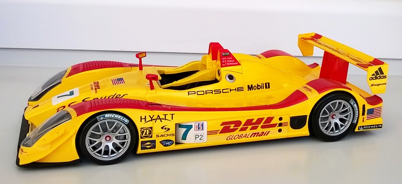 Závodní Porsche 1/18 - 6