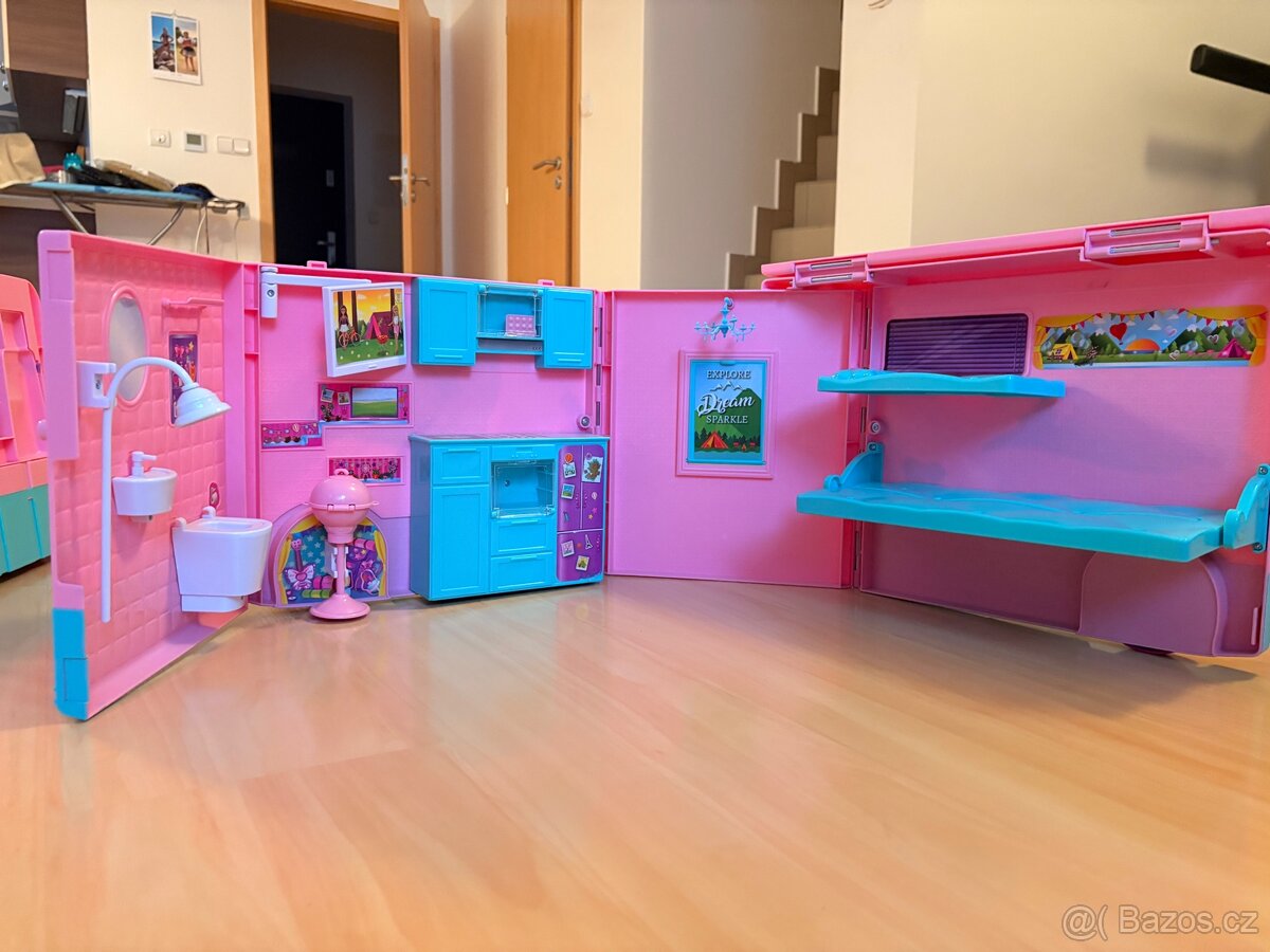 Růžový karavan pro Barbie - 6