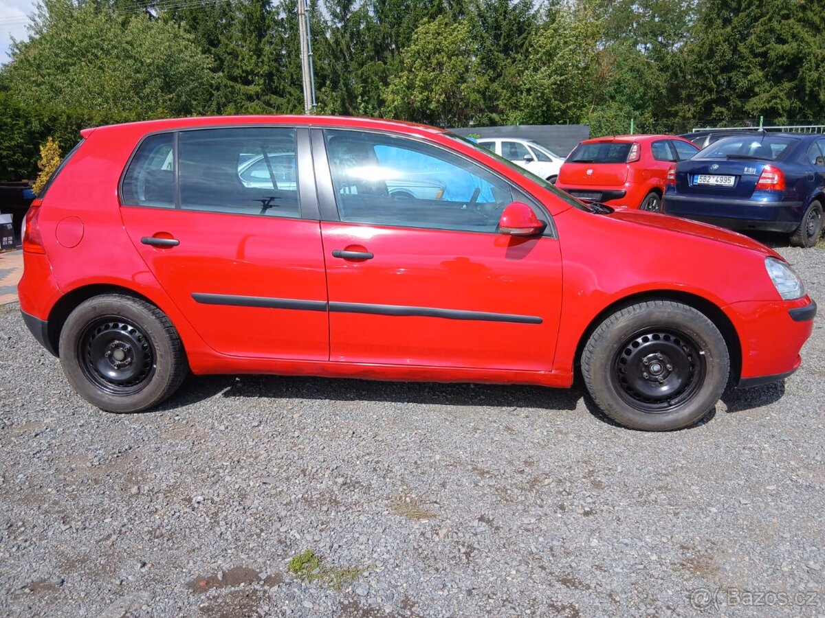 Volkswagen Golf 5, 1.4i - 6