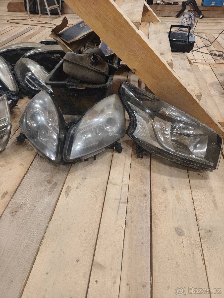 Prodám světla pro vozy Renault - 6