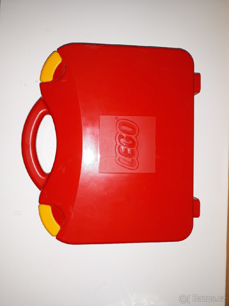 Lego Juniors Mia a kufřík na farmu - 6