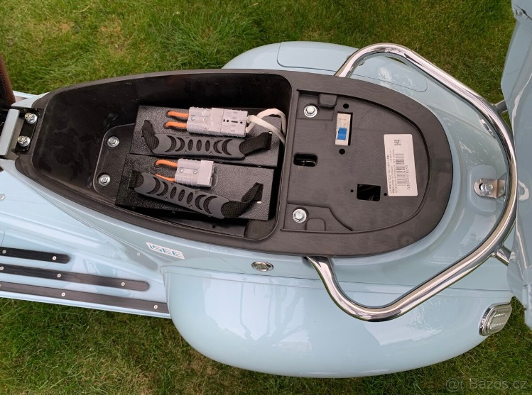 Elektroskútr Sunra - ideální dárek k vánocům, STK do 2030 - 6