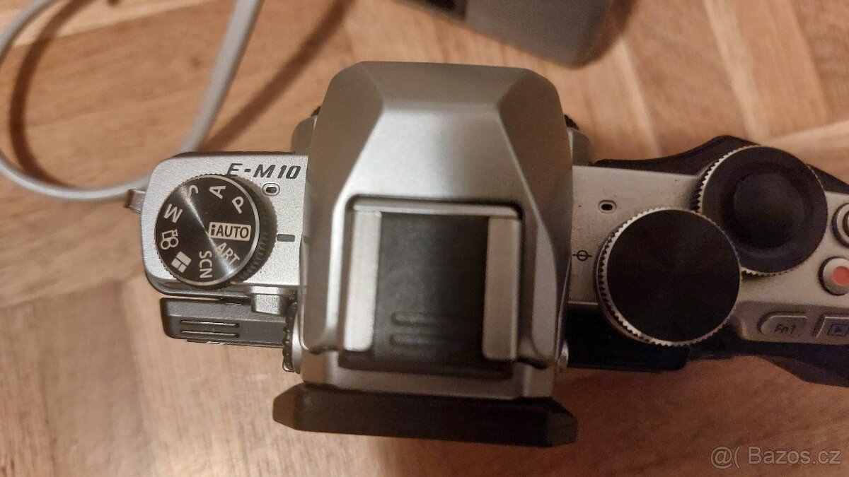 Olympus OM-D E-M10 tělo - 6