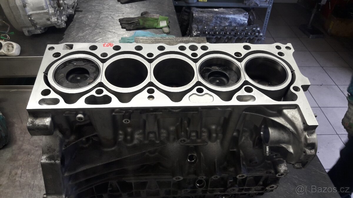 Volvo hlava motoru D5, D4, D3, 2.4D - 6