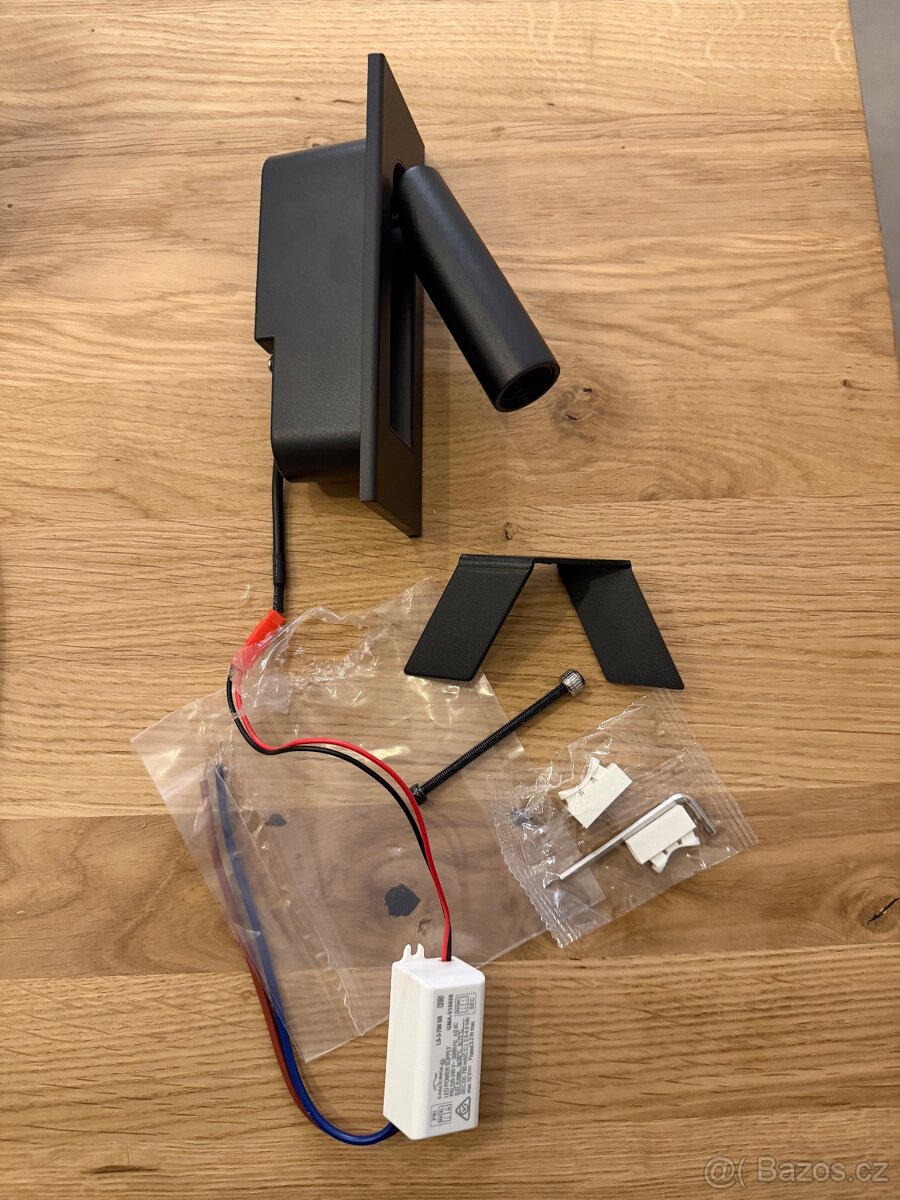 Čtecí nástěnná lampička do dutých stěn - 6