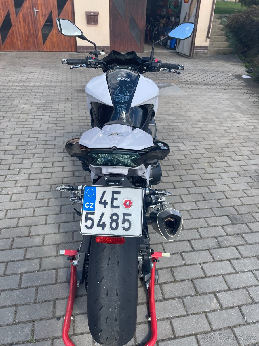 KAWASAKI Z800 - 6