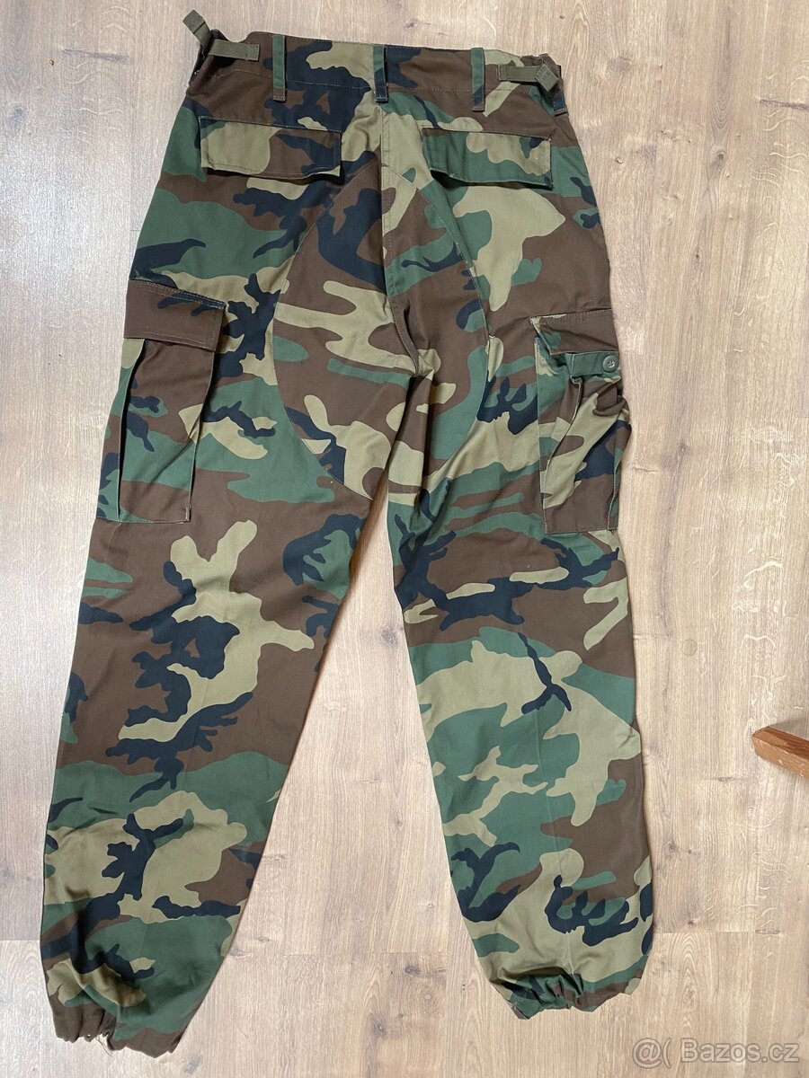 Stylové pánské maskáčové kalhoty - 6