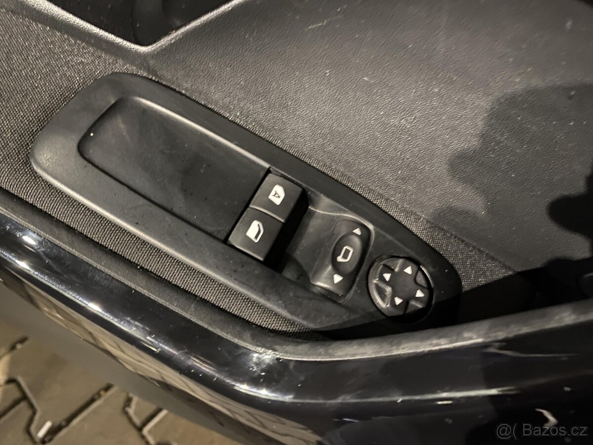 Peugeot 208 1.4i , 70 kW benzín, 2012 - 6