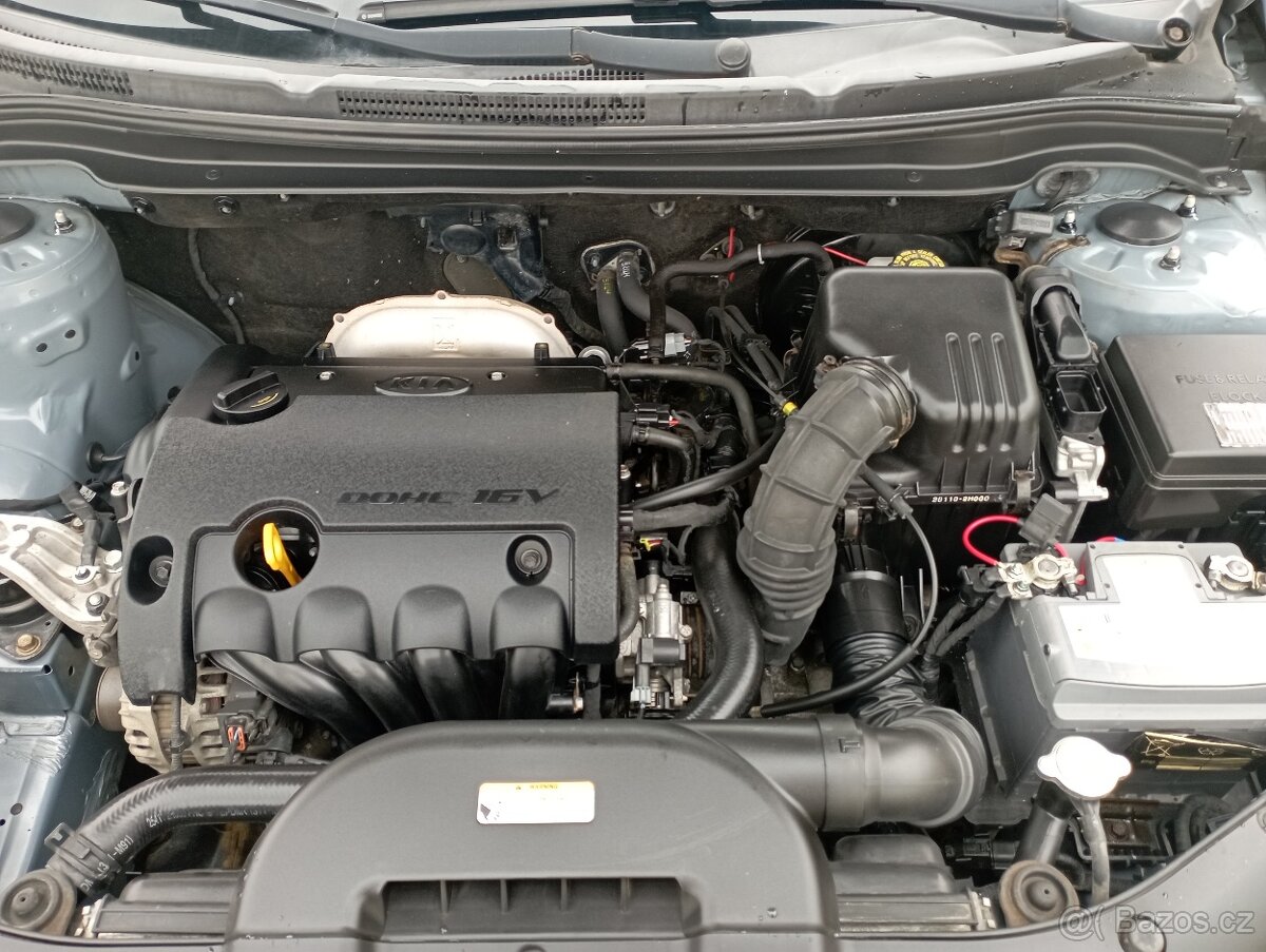 Kia ceed 1,4 80kw benzín - 6