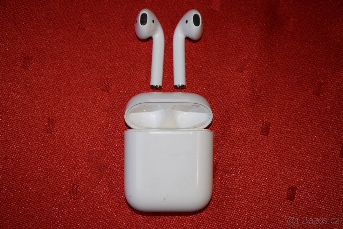 Apple AirPods (1. generace) - 6