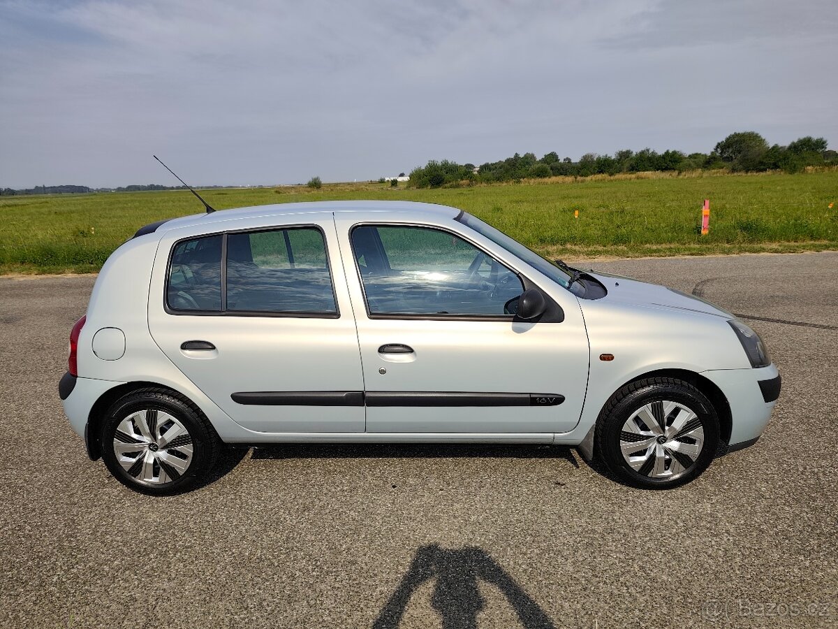 Renault Clio 1.2 55 kw r. v. 8/2002 - 6