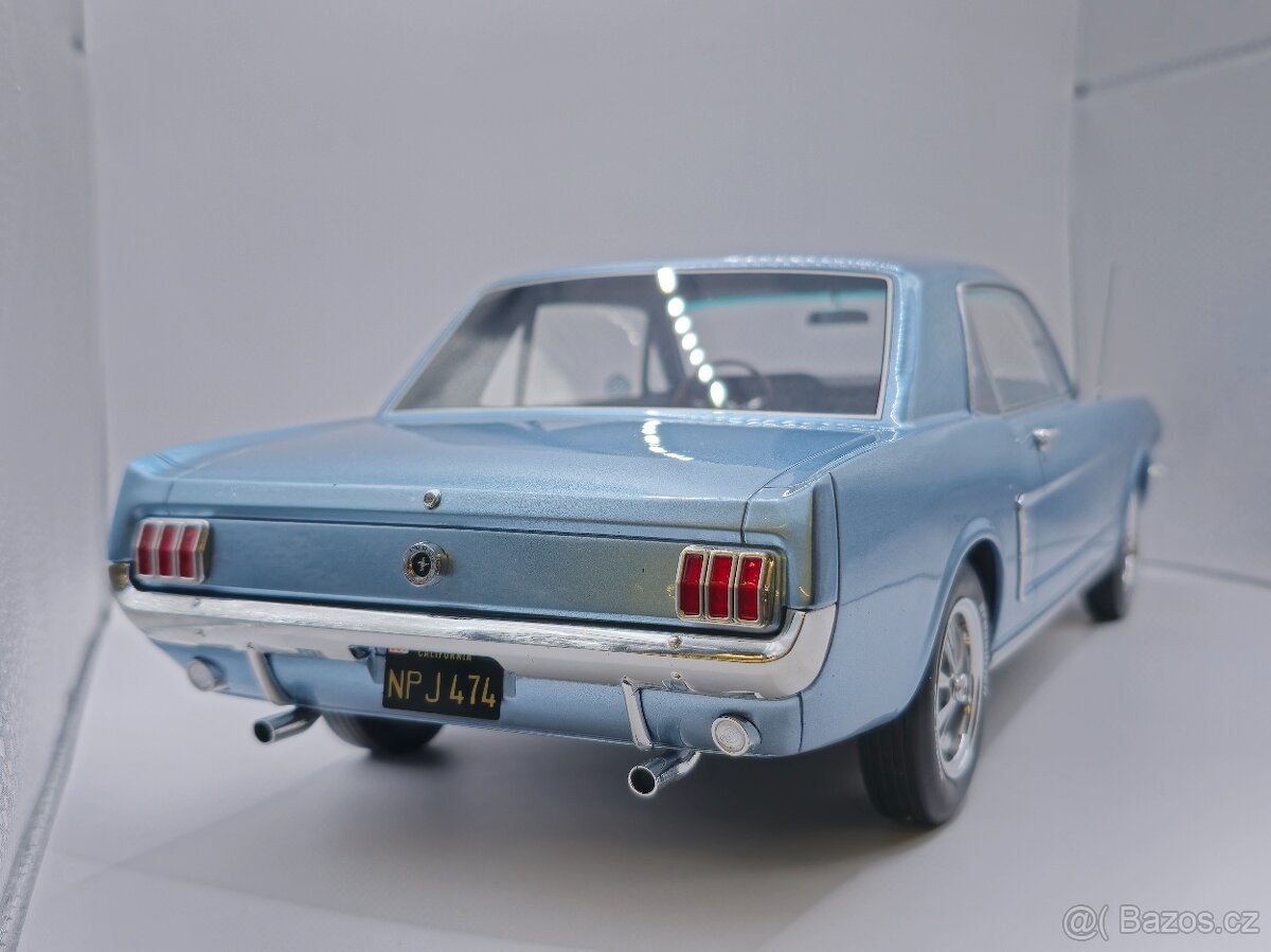 Ford Mustang 1:12 Otomobile - 6