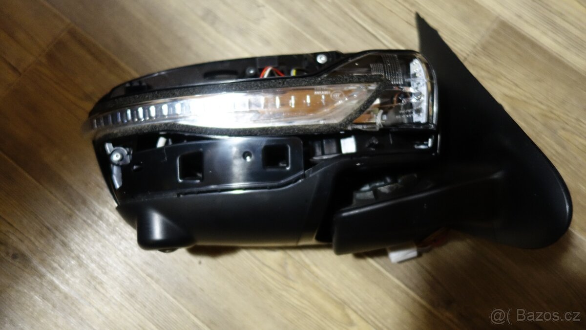 NISSAN JUKE F15 - PRAVÉ ZRCÁTKO - 6