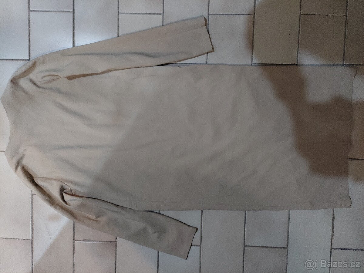 Dlouhý lehký kabát. - 6