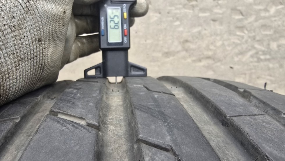 Letní pneu 255/45/19 Hankook - 6