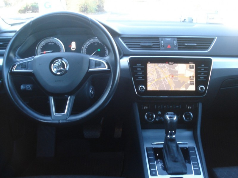 Škoda Superb 2.0 TDi DSG NAVI SPORTLINE - 6