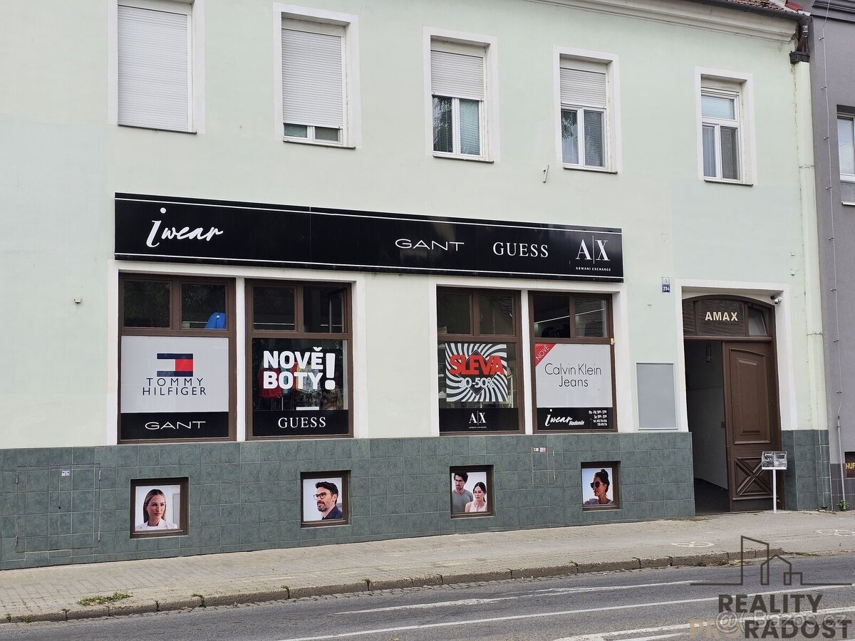 Pronájem komerčních prostor 90 m2 v centru, ul. Štefánikova - 6