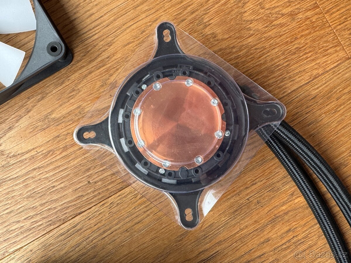 Vodní chlazení NZXT KRAKEN 240 RGB s LCD displejem - 6