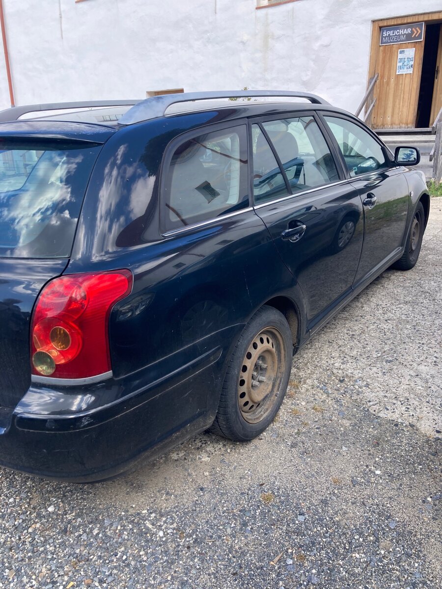 Toyota Avensis - 6