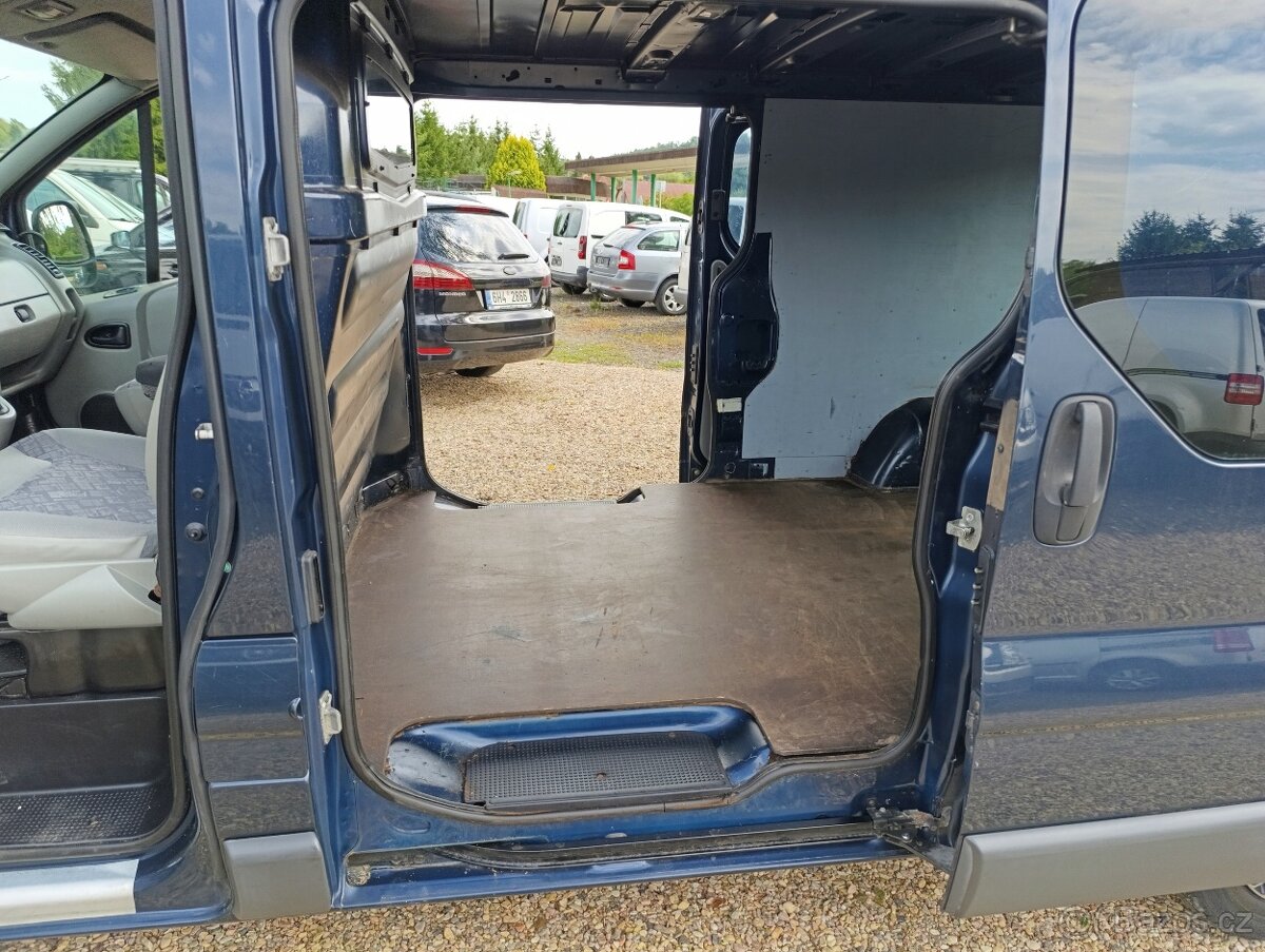 Opel Vivaro 1.9 DCi long klima 2x b.dveře - 6