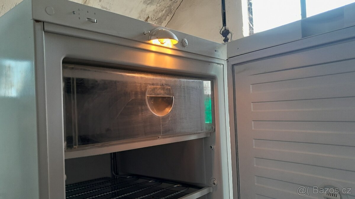 Mrazící skříň Vestfrost CFS 344 ( 311 l objem ) - 6