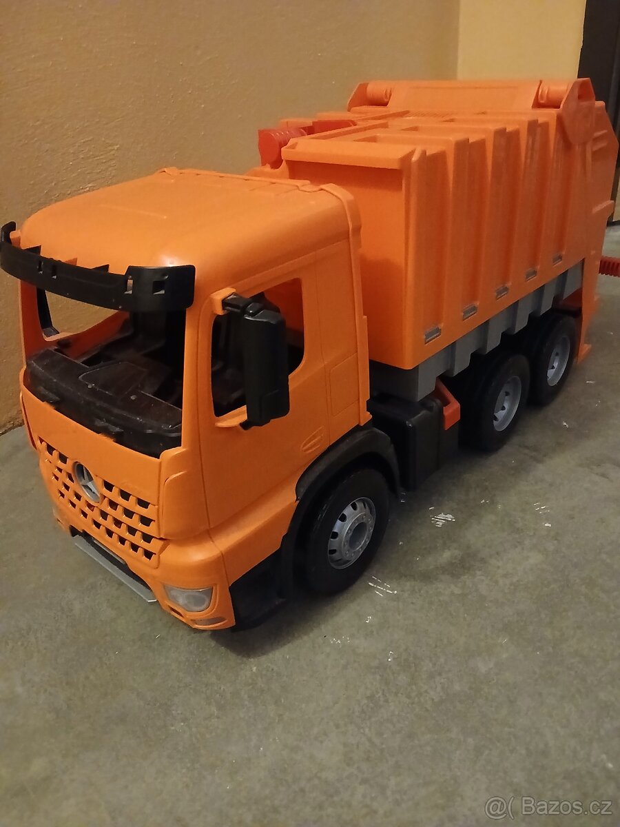 Lena mercedes popelářske auto - 6