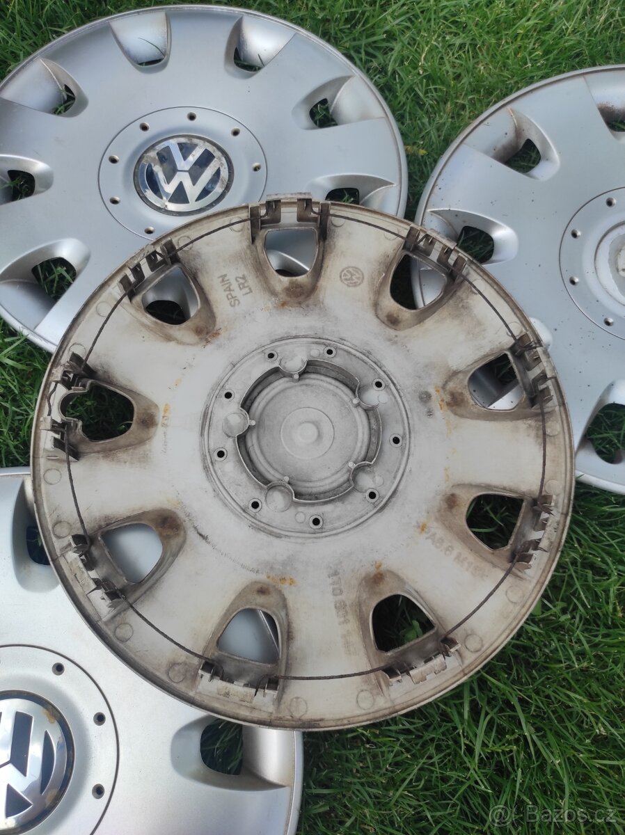 Sada 4 kusů poklic Volkswagen (15") - 6